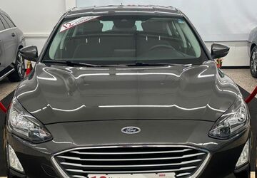 Ford Focus 59.000 km 15.990 &euro; Oberhausen 46049