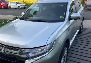 Mitsubishi Plug-in Hybrid Outlander 43.000 km 21.800 &euro; Oberhausen 46147