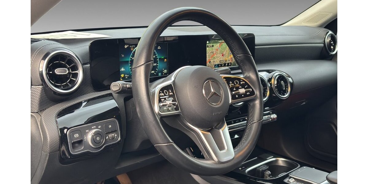 Mercedes-Benz CLA 180 Shooting Brake d Autom.MBUX AHK 152.593 km 11.200 &euro; Wuppertal 42327