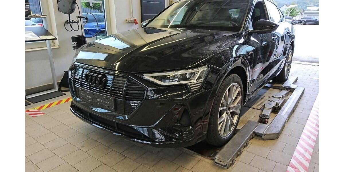 Audi e-tron 56.302 km 32.560 &euro; Hagen 58091