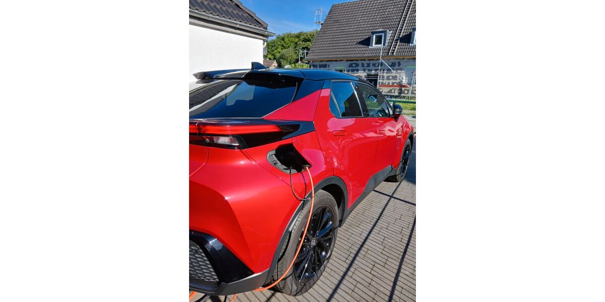 Toyota C-HR 15.000 km 35.990 &euro; Gelsenkirchen 45896