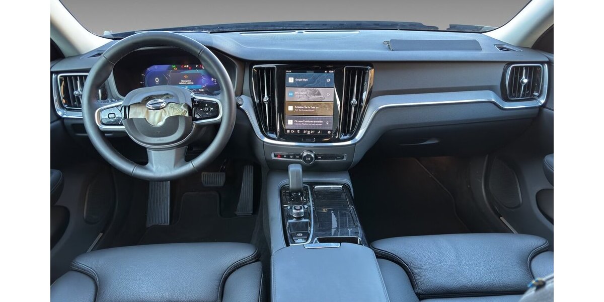 Volvo V60 T8 Plus Dark Hybrid AWD Leder LED AHK 12.629 km 29.400 &euro; Wuppertal 42327