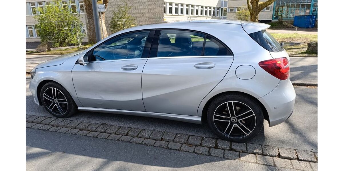 Mercedes-Benz A 180 135.700 km 10.150 &euro; Dortmund 44137