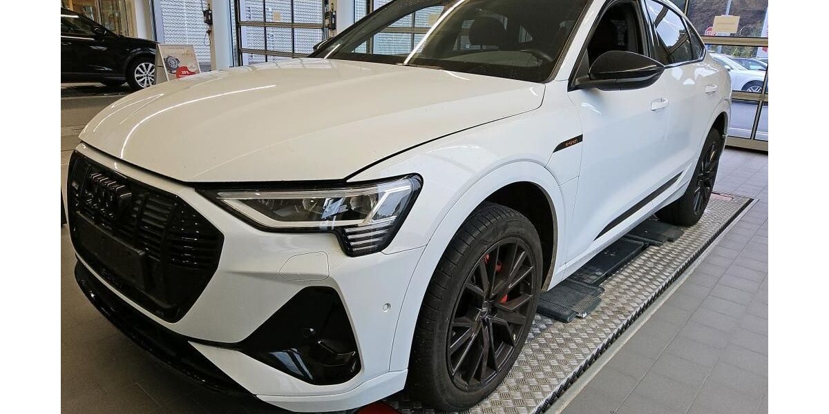 Audi e-tron 26.690 km 32.460 &euro; Hagen 58091