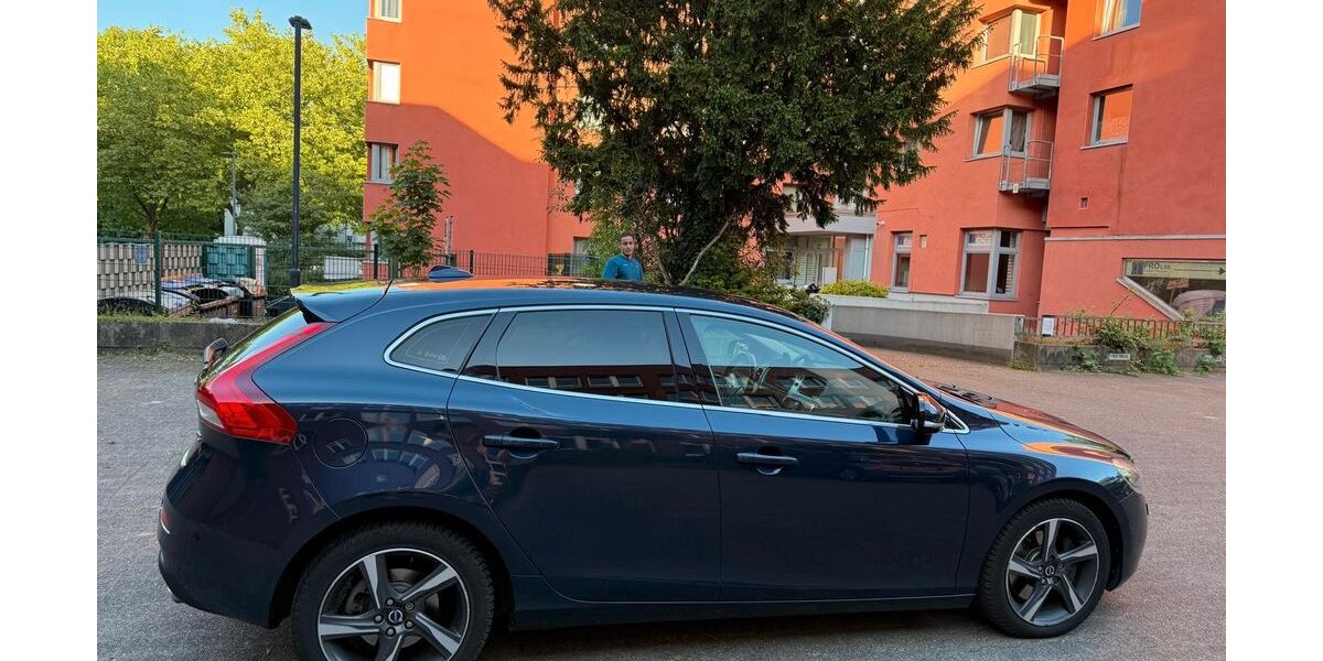 Volvo V40 187.000 km 9.200 &euro; bochum 44867