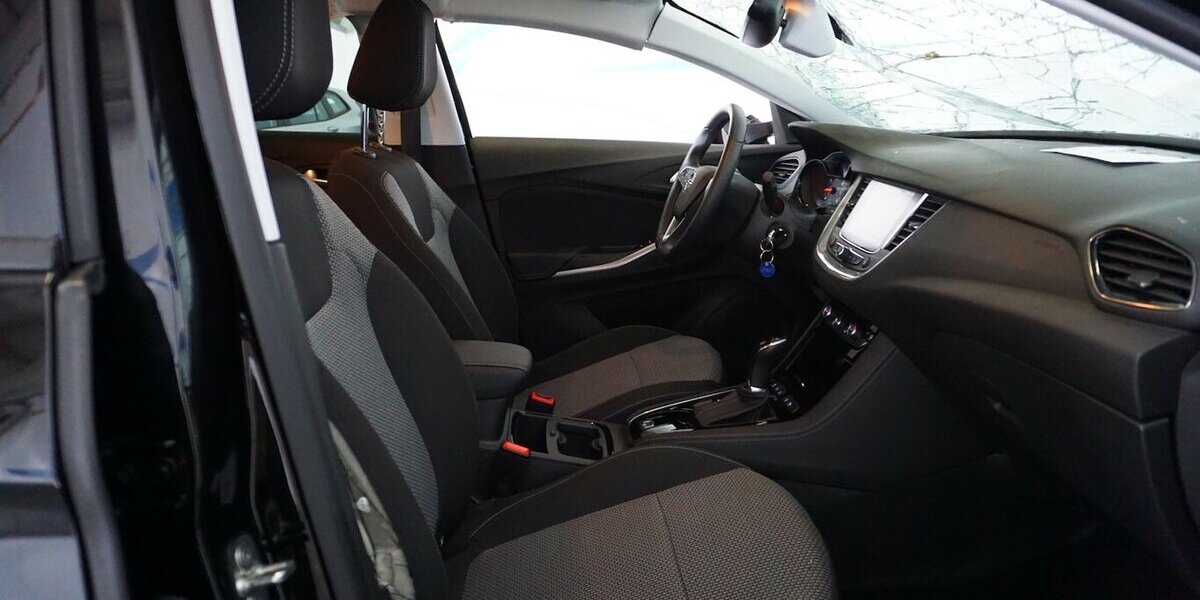 Opel Grandland X Automatik Navi PDC 9.845 km 9.100 &euro; Wuppertal 42327