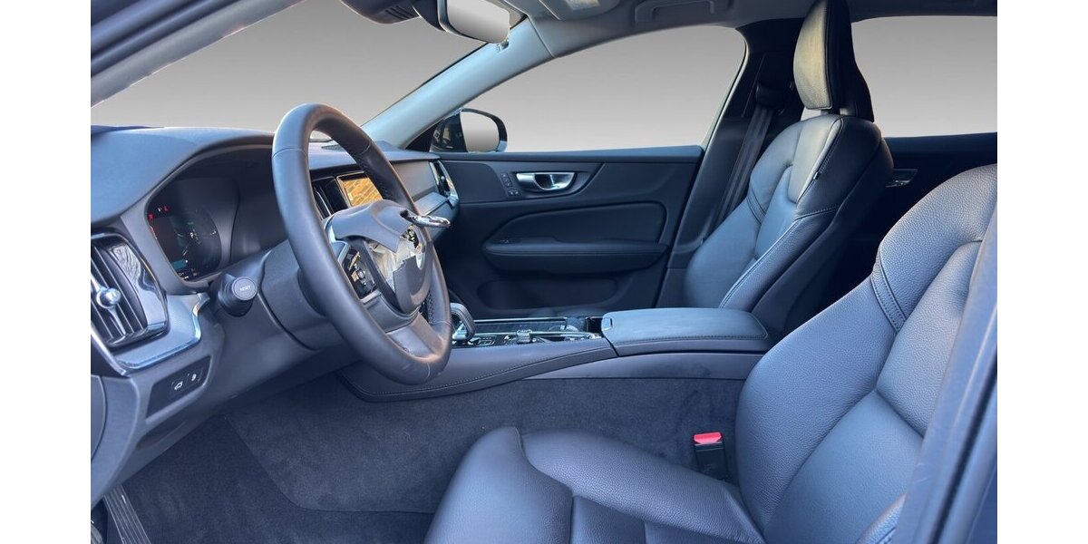 Volvo V60 T8 Plus Dark Hybrid AWD Leder LED AHK 12.629 km 29.400 &euro; Wuppertal 42327