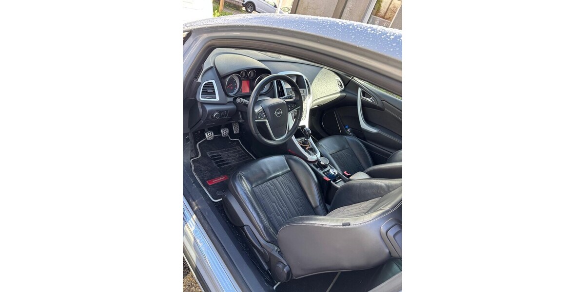Opel Astra GTC J 244.409 km 3.750 &euro; Wuppertal 42275