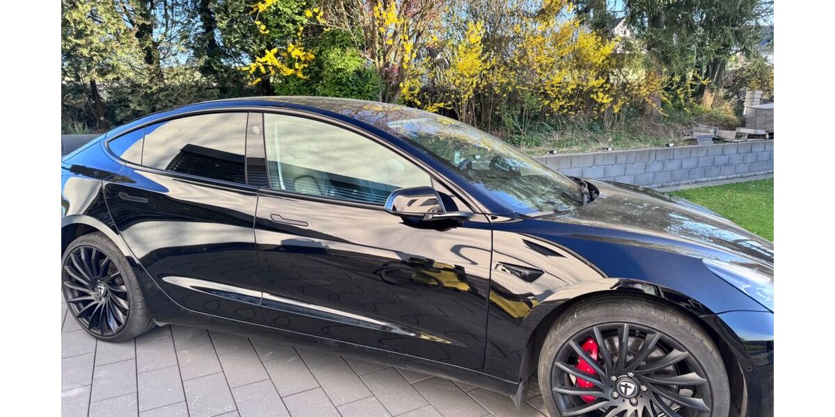 Tesla Model 3 68.000 km 30.200 &euro; Essen 45127
