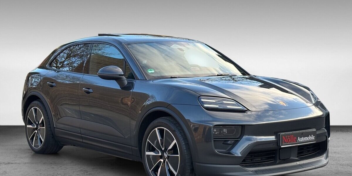 Porsche Macan 4 Chrono Pano Sportsitz 0,25% 12.490 km 76.600 &euro; Wuppertal 42327