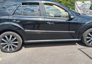 Mercedes-Benz ML 500 218.000 km 9.850 &euro; Gelsenkirchen 45896
