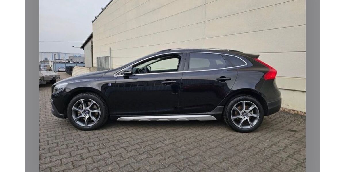 Volvo V40 218.240 km 10.550 &euro; Essen 45145
