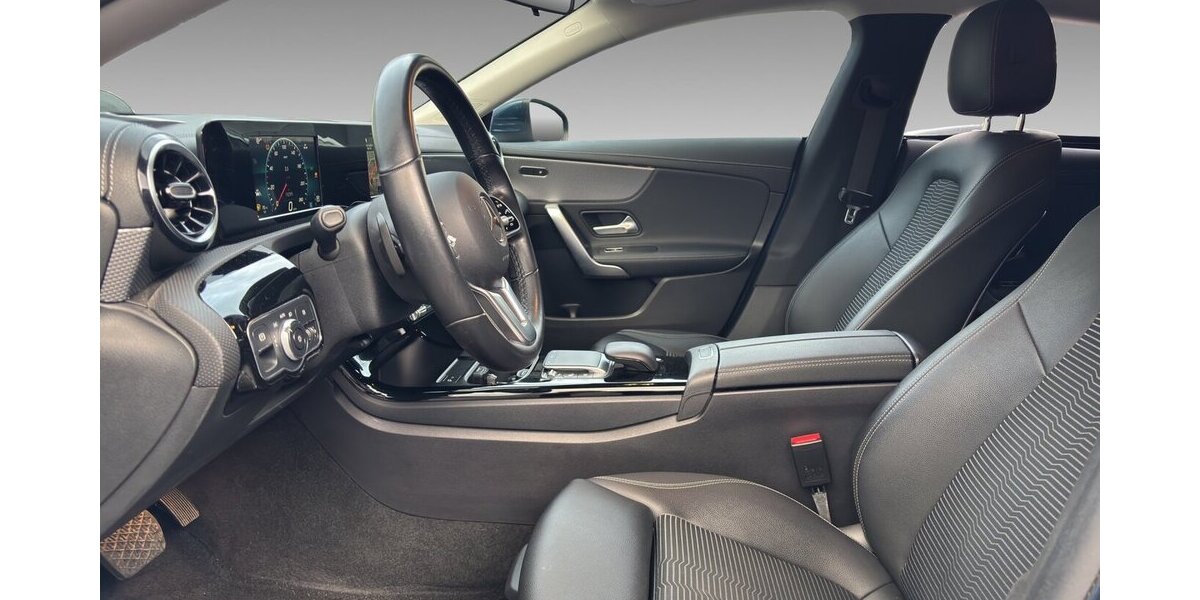 Mercedes-Benz CLA 180 Shooting Brake d Autom.MBUX AHK 152.593 km 11.200 &euro; Wuppertal 42327