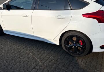 Ford Focus 86.900 km 16.900 &euro; Bottrop 46240