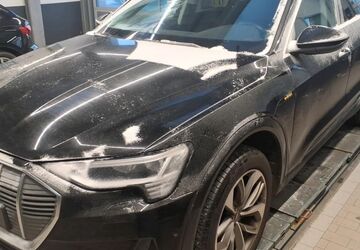 Audi e-tron 38.332 km 26.390 &euro; Hagen 58091