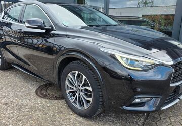 INFINITI Q30 183.544 km 8.990 &euro; Essen 45279