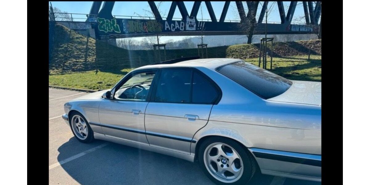 BMW 520 329.000 km 12.850 &euro; Mülheim Ruhr 45478