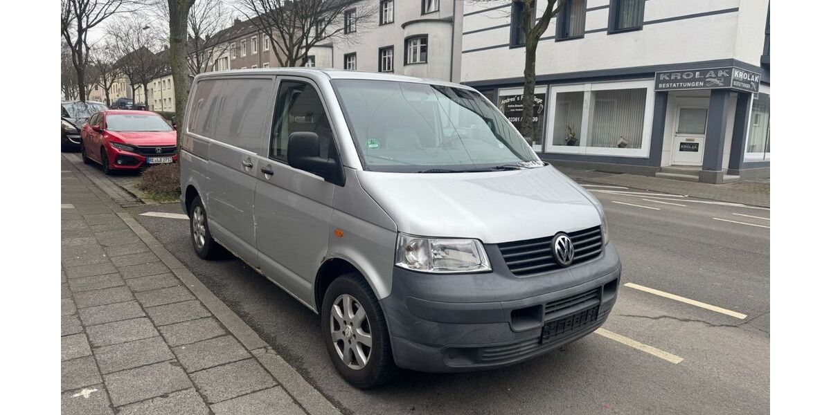 VW T5 Transporter 308.000 km 2.700 &euro; Recklinghausen 45665