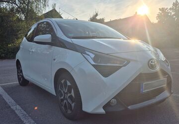 Toyota Aygo (X) 95.000 km 9.790 &euro; Mülheim an der Ruhr 45472