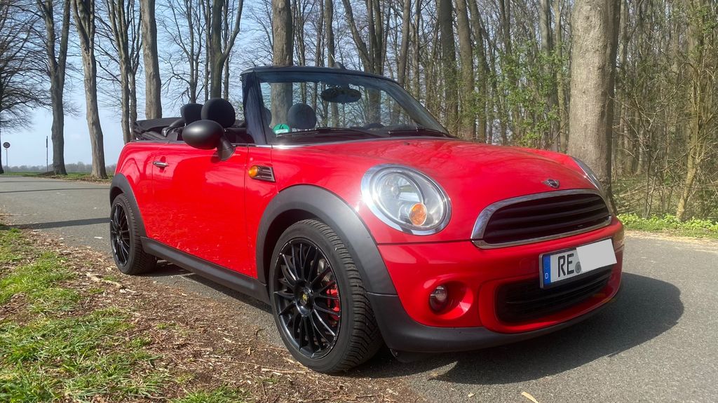 Mini One Cabrio 123.276 km 9.000 &euro; Recklinghausen 45657