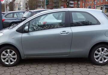 Toyota Yaris 150.000 km 3.199 &euro; Herne 44653